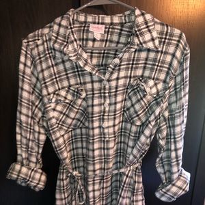 Women’s maternity shirt
